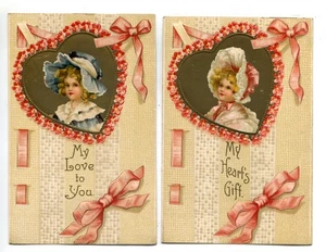 Ragazze con cappelli, 2 cartoline d'epoca di San Valentino, pub d'arte internazionale - Foto 1 di 2