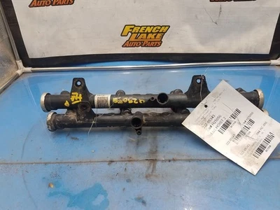 Riel de inyección de combustible con inyectores de combustible 5,3 L compatible con 01-07 Silverado 1500 1270346 Foto 1 de 4