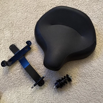OEM Factory Harley Davidson 2008 Seat Solo Rider, Police seat T-Bracket, & Shock - Image 1 of 4