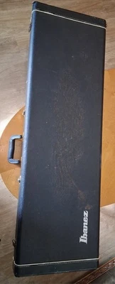 Estuche para bajo Ibanez años 90 Foto 1 de 4