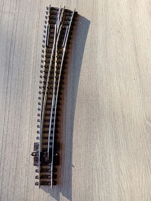 Peco SL-E386 N Gauge Electrofrog Large Radius Curved Right Point Nickel Silver  - Image 1 of 4