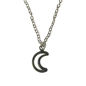 Collar de luna abierta de plata Colgante plateado Bruja gótica Alt - Imagen 1 de 1