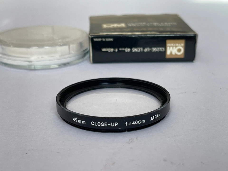 Olympus 49mm Close-up f =40cm Filter and Keeper - Image 1 of 2