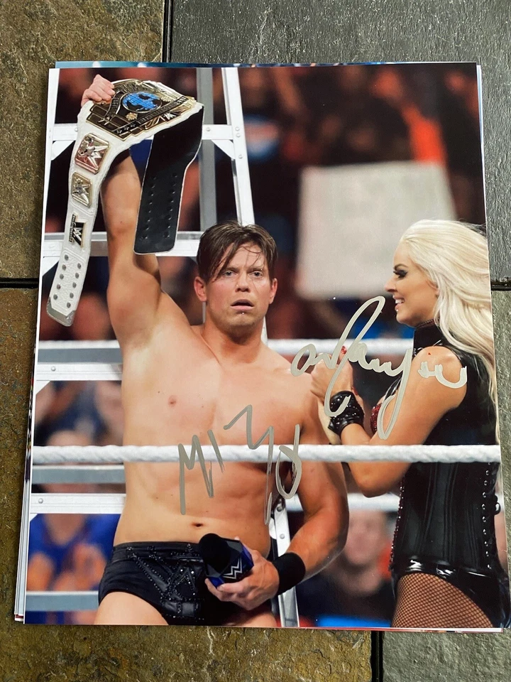 FOTO BASE 8x10 autógrafo firmado por MIZ AND MARYSE WWE RAW SMACKDOWN NXT Foto 1 de 1
