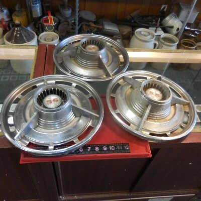 Лот из 4 1963 Chevrolet Impala SS и Nova SS крышки колес 14 дюймов - Изображение 1 из 4