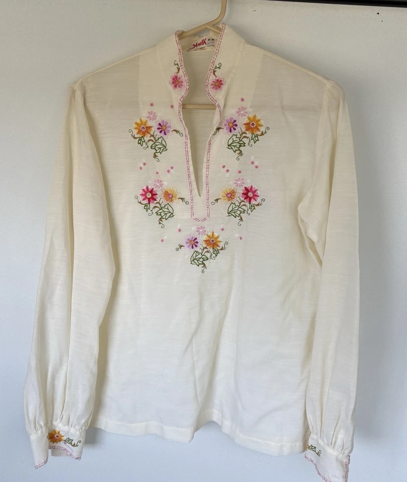 Top campesino bordado BOHO marca juvenil vintage talla 38 buen estado usado Foto 1 de 4