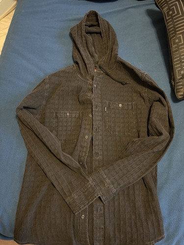 Camicia Supreme con cappuccio e bottoni