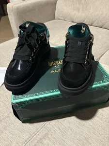 Wicked For Good Wizard Of OZ Glinda Elphaba Green ALDO Sneakers Size 9 W 7.5 M - Picture 1 of 16