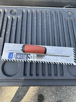 "Paleta de muesca Marshalltown 3/8"" 16""x4""" Foto 1 de 4