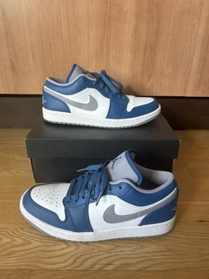 Jordan 1 Low True Blue Cement - Talla 7.5 (Reino Unido 6.5, EUR 40.5) Foto 1 de 4