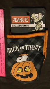 2 Peanuts Trick or Treat Halloween Oven Mitt Pot holder. - Picture 1 of 3