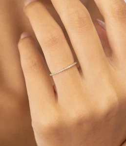 1,3 mm Micro Pave halber Ewigkeit im Labor gezüchteter Diamant Ehering, zierlich - Bild 1 von 6