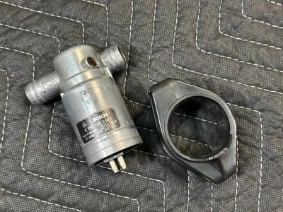 Válvula de control de aire de ralentí Mercedes-Benz con soporte para 190E 260E 300E 0001412225 Foto 1 de 4