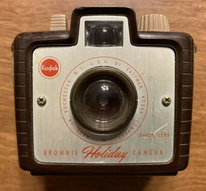 Vintage Kodak Brownie Holiday Camera w/ Strap Untested T9 - Picture 1 of 12