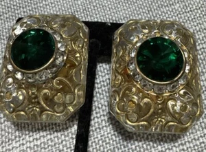Beautiful Vtg Green/clear Rhinestone gold tone swirl with Lucite clip on Earring - Picture 1 of 12