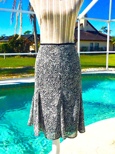 DANA BUCHMAN-Black,White DRAMATIC Design X-LITE Fit & Flared Skirt 14/XL NEW $90