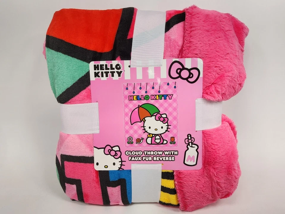 HELLO KITTY Sanrio 50 ”Cloud Throw With Faux Fur Reverse.