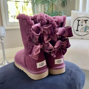 UGG Bailey Bow Crushed Velvet Suede Boots Women's Size 6 Wine Grape - Picture 1 of 8