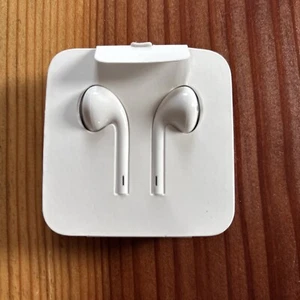 Oryginalne NOWE Apple EarPods do iPhone'a (słuchawki douszne) - Zdjęcie 1 z 3
