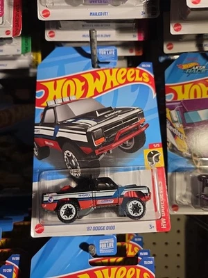 🔥2022 Hot Wheels Treasure Hunt '87 Dodge D100 #186/250 - HW Daredevils 5/5🔥 Foto 1 de 3
