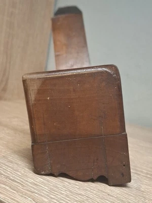 JOLIE RABOT BOUVET  A MOULURE OUTILS ANCIENS EN CORMIER 950 - Photo 1/4