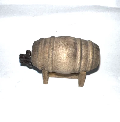 Кукольный домик миниатюрный бочонок маленький деревянный с подставкой и краном масштаб 1:12 резьбовой бочонок - Изображение 1 из 4