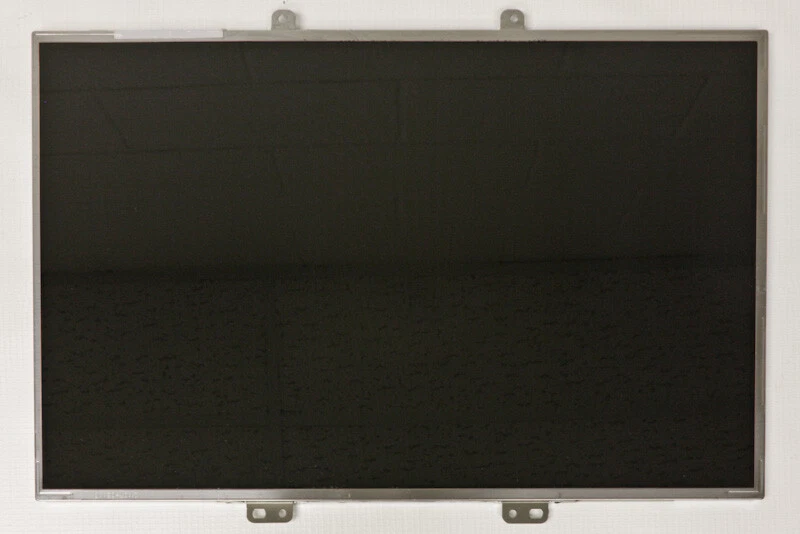 LP154W01-A5K2 LG Wxga Tft High-Gloss Philips 15.4 In. Active Matr W/B "Grade A" - Image 1 of 1