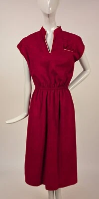 VESTIDO PEQUEÑO VINTAGE AÑOS 70 TERCIOPELO ROJO CON PAÑUELO DE BOLSILLO  Foto 1 de 4