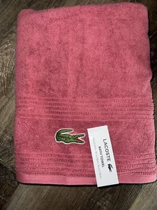 Lacoste ~ Asciugamano da bagno 100% cotone 30" x 52" grande logo coccodrillo malva - Foto 1 di 4