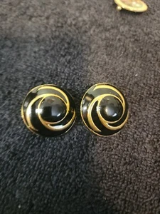 Vintage "Essentials" Signed Gold Toned Black Enamel Swirl Clip On Ear Rings - Picture 1 of 4