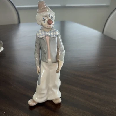 Casades Porcelain Clown With Violin Figurine 10 inches Spain Vintage - Image 1 of 4