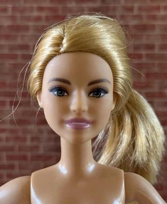 Barbie Fashionistas Rubia Cara Daya FXN99 Muñeca PETITE Desnuda Foto 1 de 4