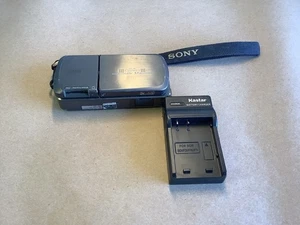 Sony CyberShot 5.1MP 3x optischer Zoom DSC-M1 mit Akku / Ladegerät - Bild 1 von 8