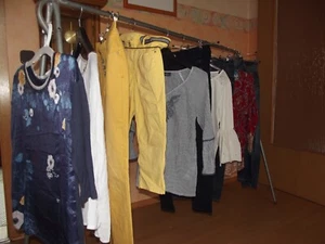 11 Markenteile Frauen Gr. XS Hosen und Oberteile - Bild 1 von 4