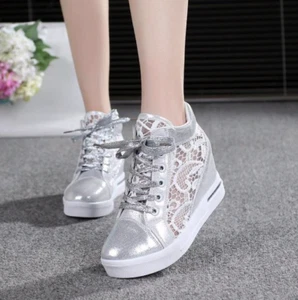 Chaussures Baskets femme dentelle brodée compensée plateforme épaisse montante - Foto 1 di 13