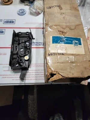 Chevrolet GMC Van G10 G20 1973-77 Nuevo de Lote Antiguo Cierre de Puerta Trasera Derecha #337314/6271712 Foto 1 de 4