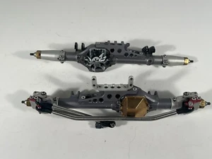 Used Axial Wraith Bomber Front & Rear Ar60 Built Vanquish Crawler Axles - Picture 1 of 24