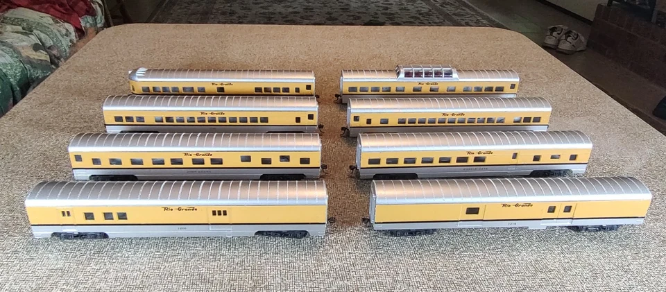 Con-Cor Rio Grande Ski Train, custom led lighted, kadee couplings, DC or DCC - Image 1 of 4