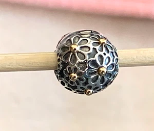 Auténtico Pandora Plata Esterlina Margarita Perezosa 2 Tonos 14K Clip Dije 791014 NUEVO - Imagen 1 de 6