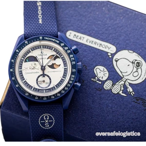 Omega x Swatch Earthphase Moonshine Gold Snoopy 2025 set completo nuovo SO33N701L - Foto 1 di 6