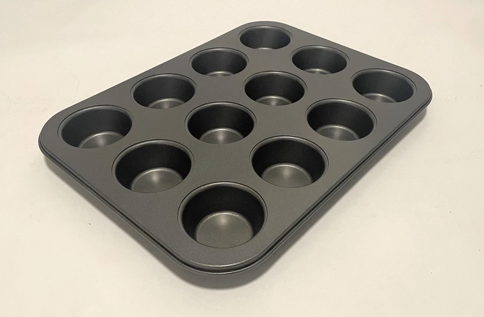 Backform Muffins 12er Cupcakes schwarz 7cm / Muffinform 38x26x3cm Kuchen Blech - Bild 1 von 4