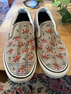 Chinelo feminino Vans 7 1/2 usado estampa floral - Imagem 1 de 4