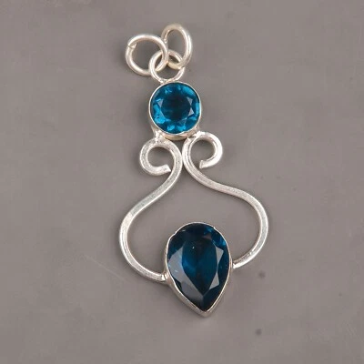 Colgante de plata de ley 925 con piedras preciosas de topacio azul de Londres hecho a mano joyería para niña Foto 1 de 4