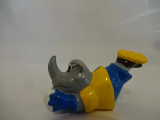Collectible figure / Olympic world / rhino as goalkeeper - Image 1 of 1