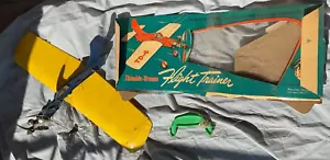 RARO pilota donna vintage Cox THIMBLE DROME TD-4 TRAINER CONTROLINE AIRPLANE - Foto 1 di 24
