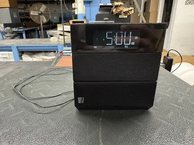 Soundfreaq Sound Rise SFQ-08 Wireless Bluetooth Alarm Clock Radio Speaker Black  - Image 1 of 4