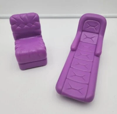 VINTAGE 1993 BARBIE DREAM HOUSE FURNITURE PURPLE PLASTIC CHAIRS - Image 1 of 4