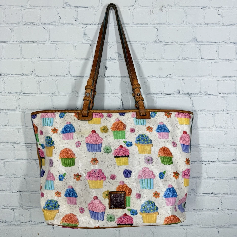 Bolso de Mano Dooney & Bourke De Colección Mujer Cupcake Grande Profesor Coleccionable Raro Foto 1 de 4