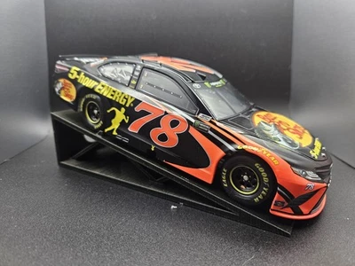 Martin Truex Jr. Bass Pro Shops Hour Energy 2018 Toyota Camry NASCAR ELITE 1/24 Foto 1 de 4