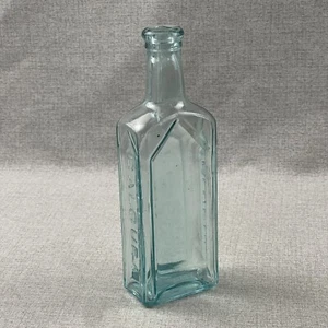 Antique Calcura Solvent Cathedral Aqua Blue Glass Medicine Bottle - Imagen 1 de 12